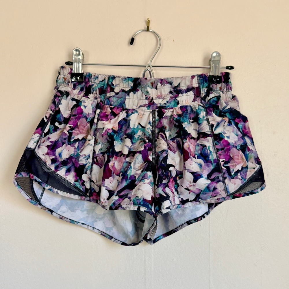 Lululemon Floral Speed Shorts Size 4 Purple Running Athletic Lined Arhleisure